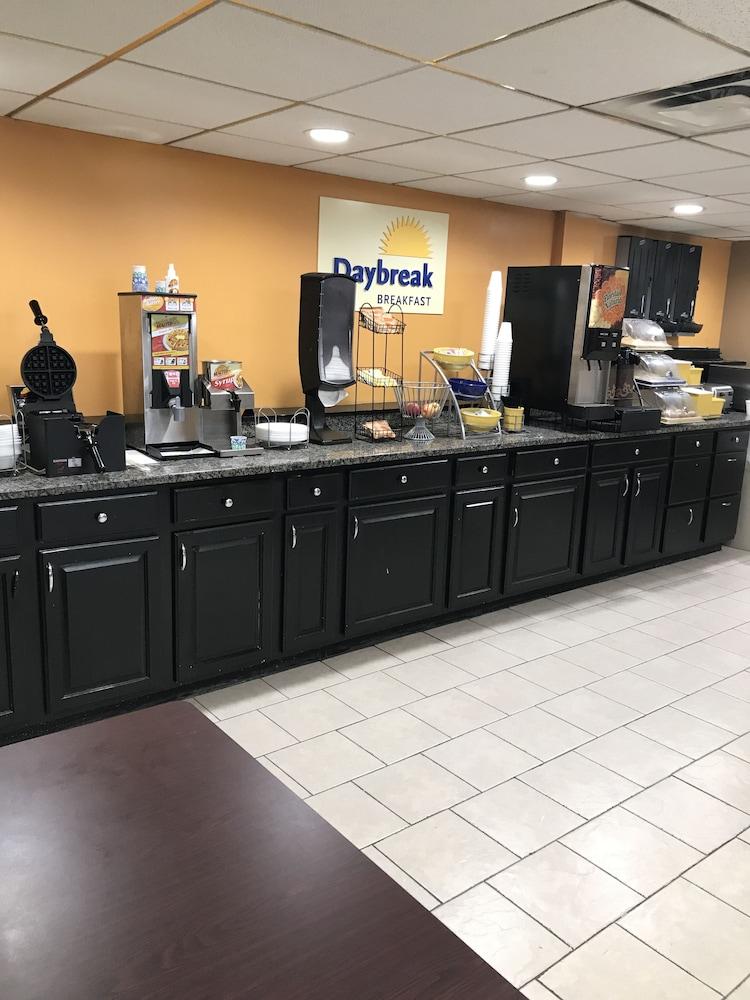 Days Inn By Wyndham Fort Wright Cincinnati Area Εξωτερικό φωτογραφία