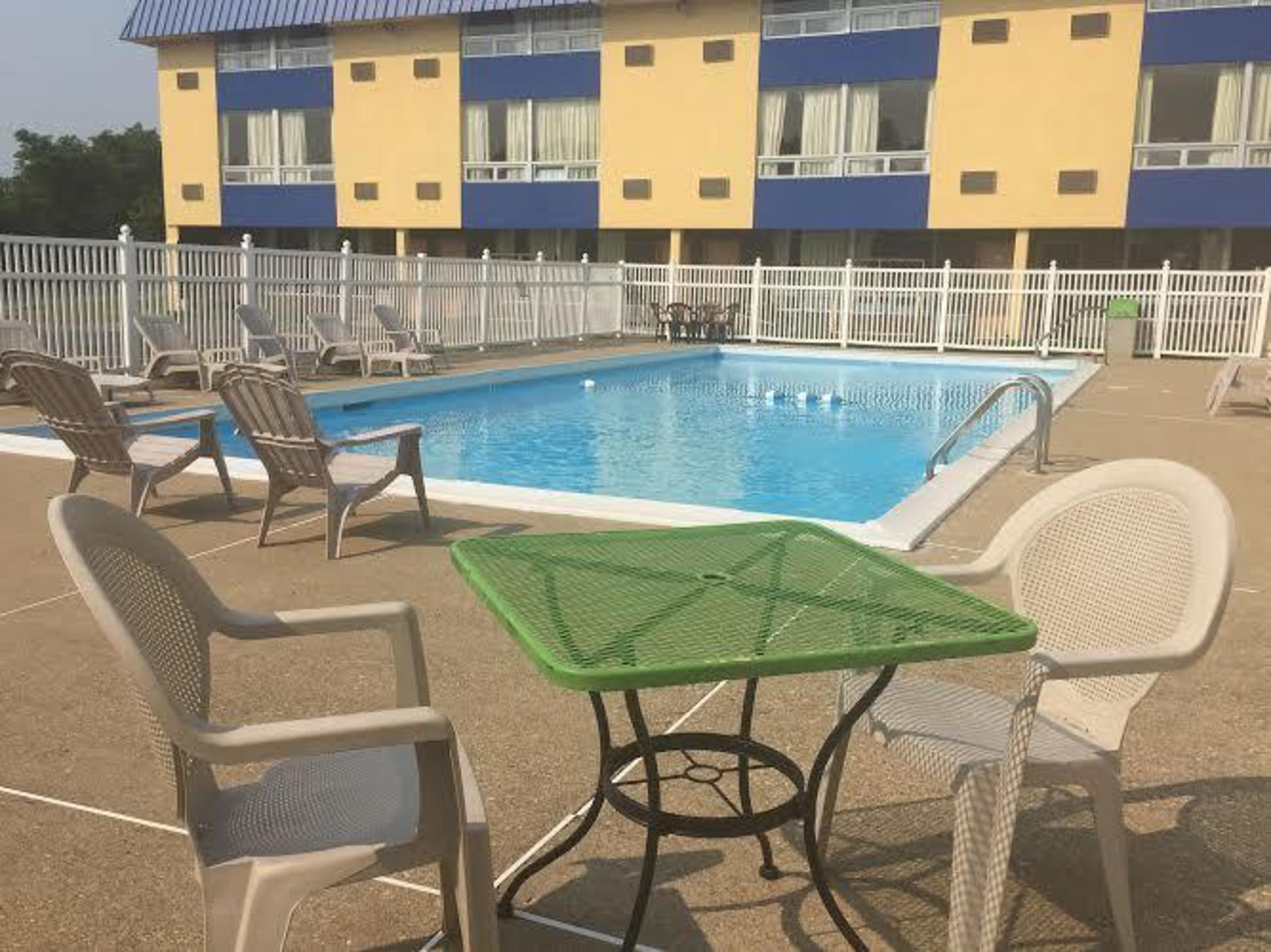 Days Inn By Wyndham Fort Wright Cincinnati Area Εξωτερικό φωτογραφία