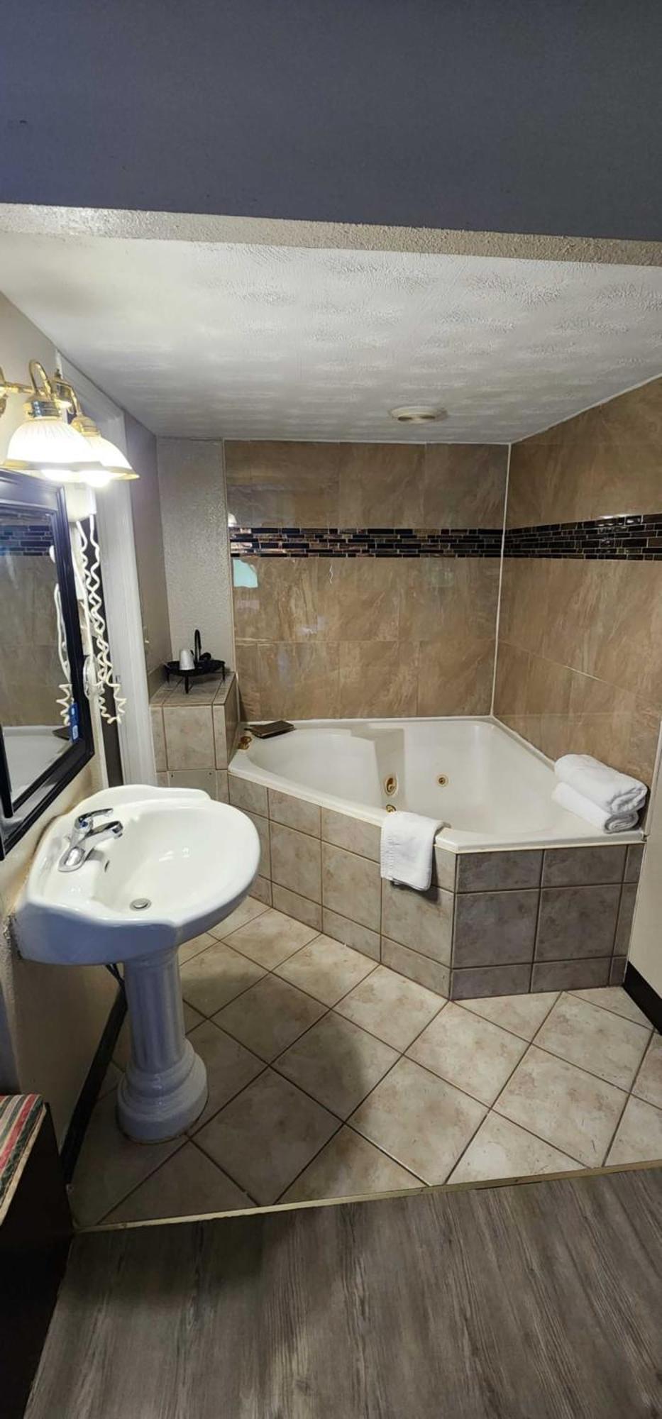 Days Inn By Wyndham Fort Wright Cincinnati Area Εξωτερικό φωτογραφία